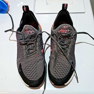 Girls Hot Pink & Gray Nike Air 270 EUC